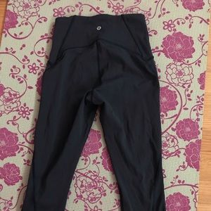 EUC Navy blue capris - mesh at ankle